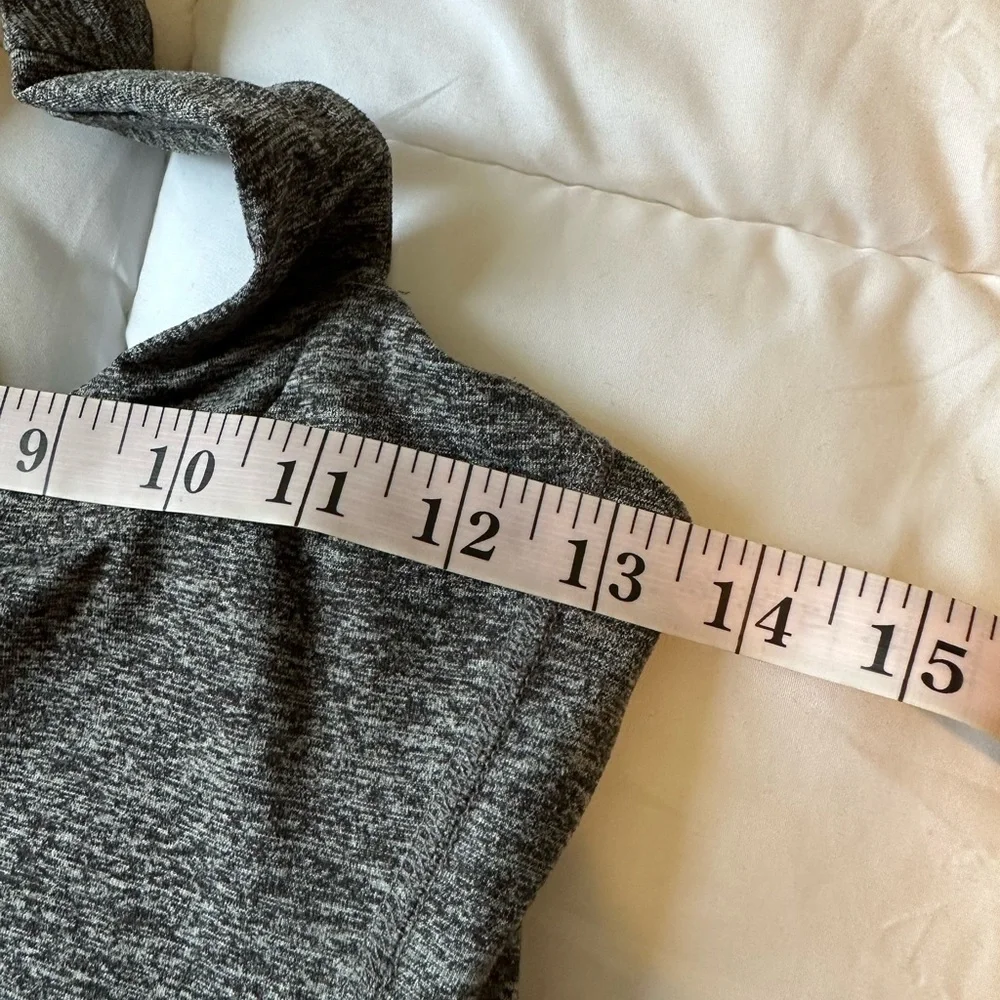 Strut This Heather Gray Stretchy Shelf Bra Cross Back Tank Top EUC - Picture 7 of 8